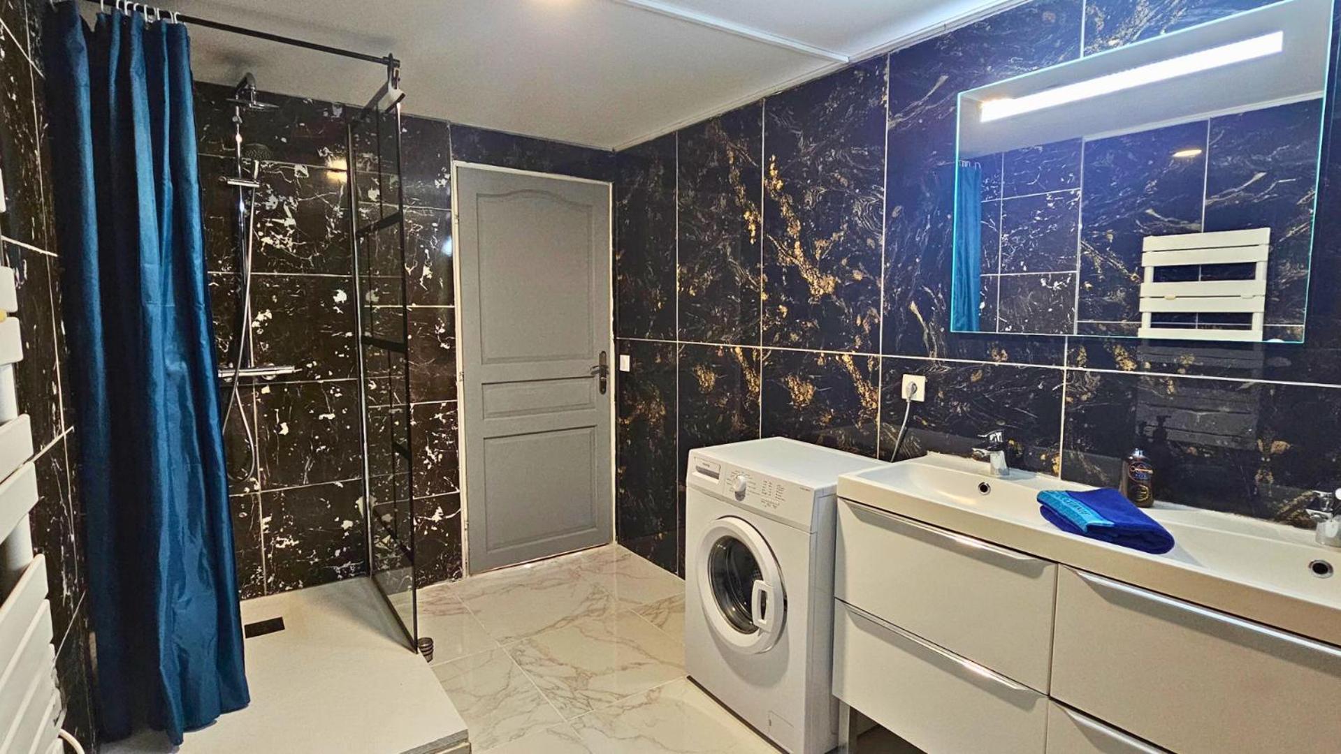 Apartment Le Concorde-wifi-clim-parking-3etoiles-ockeys